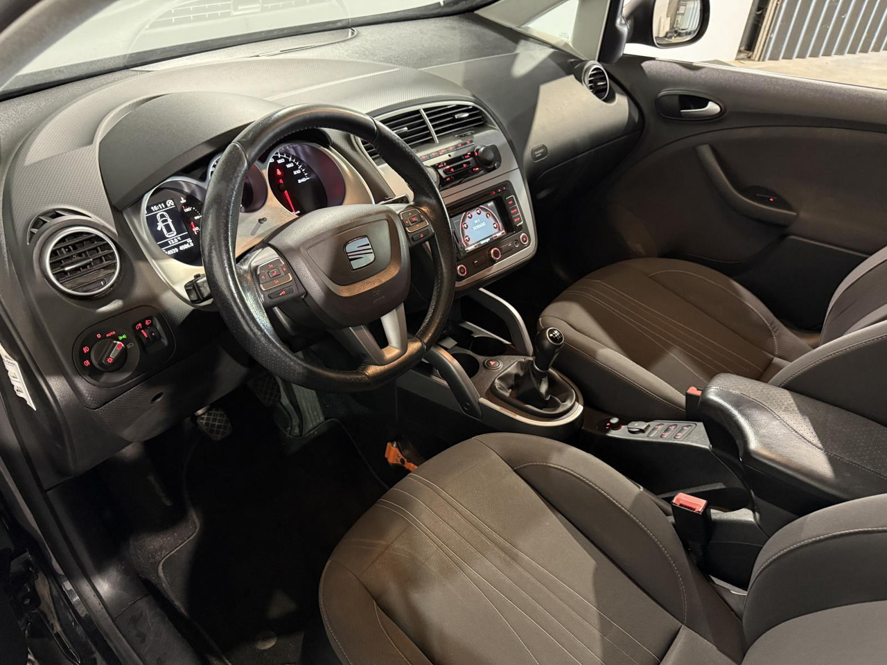 SEAT | Altea XL | 1.2 TSI Ecomotive Businessline COPA | 2012 | 274.939 km | 28TJZ5 | Logisch - Coche: foto 3 SEAT | Altea XL | 1.2 TSI Ecomotive Businessline COPA | 2012 | 274.939 km | 28TJZ5 | Logisch - Coche: foto 3