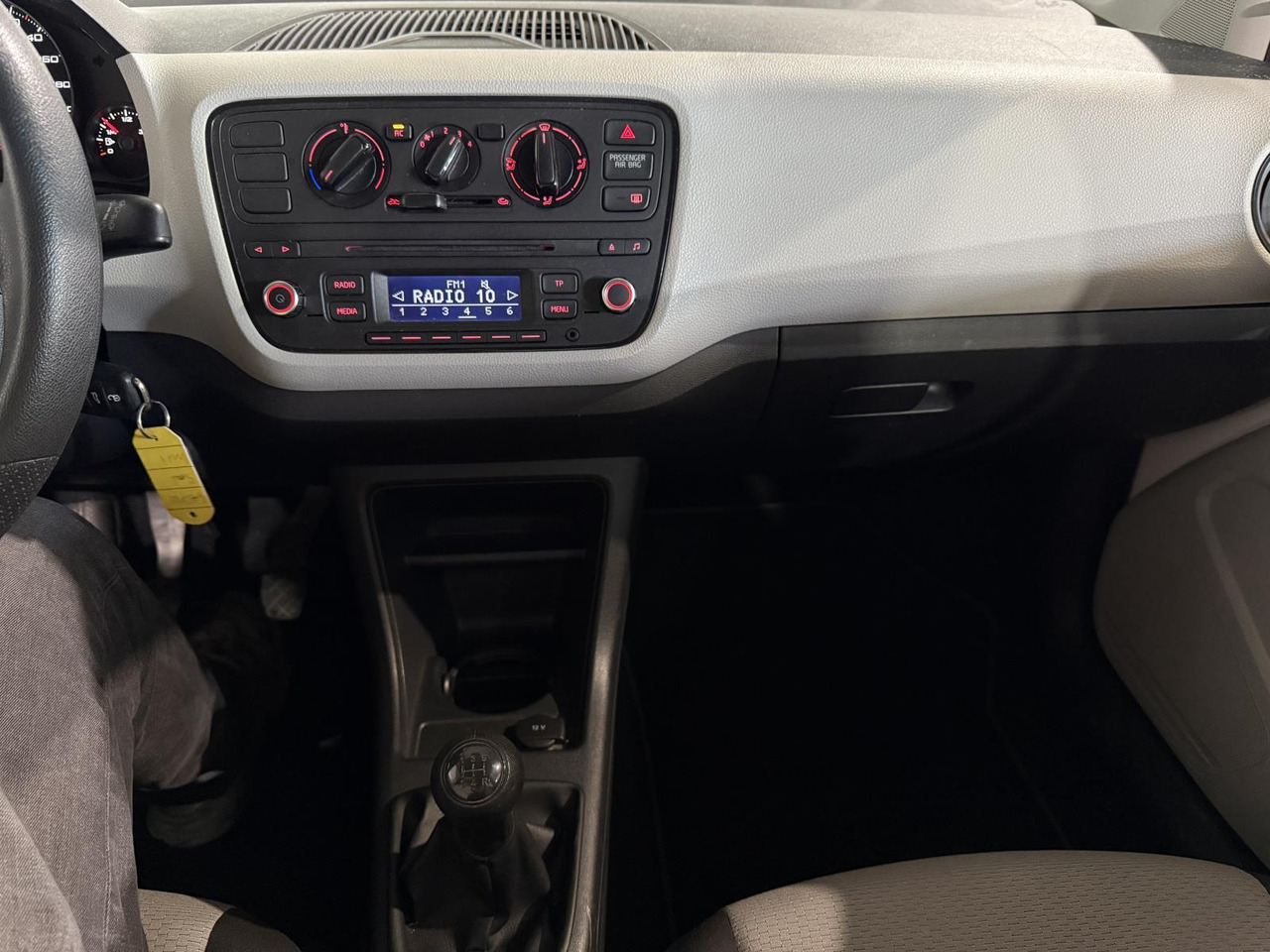 SEAT Mii 1.0 Reference 4-KLV-32 - Hatchback: foto 2 SEAT Mii 1.0 Reference 4-KLV-32 - Hatchback: foto 2