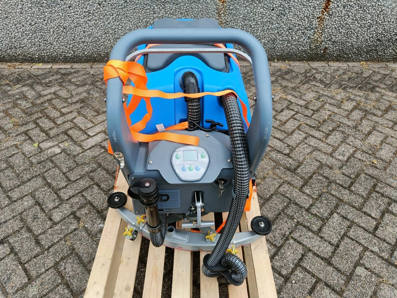 Schrob/ Veegmachine Nieuw - Maquinaria de limpieza: foto 5 Schrob/ Veegmachine Nieuw - Maquinaria de limpieza: foto 5