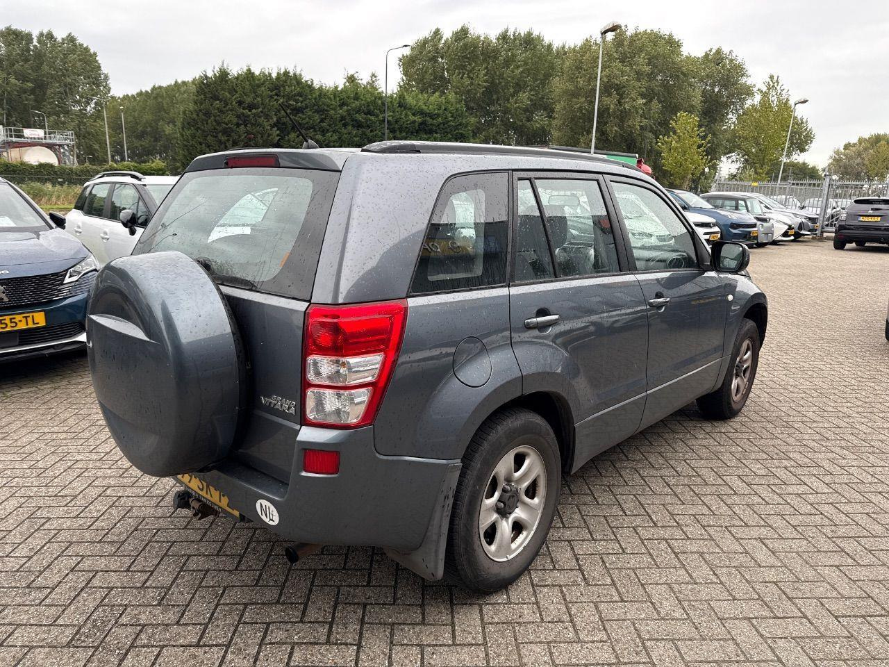 Suzuki Grand Vitara 2.0 - 16V JLX | 2006 | 212.917 km | 99SKPZ | NAP: Logisch - SUV/ Todoterreno: foto 4 Suzuki Grand Vitara 2.0 - 16V JLX | 2006 | 212.917 km | 99SKPZ | NAP: Logisch - SUV/ Todoterreno: foto 4