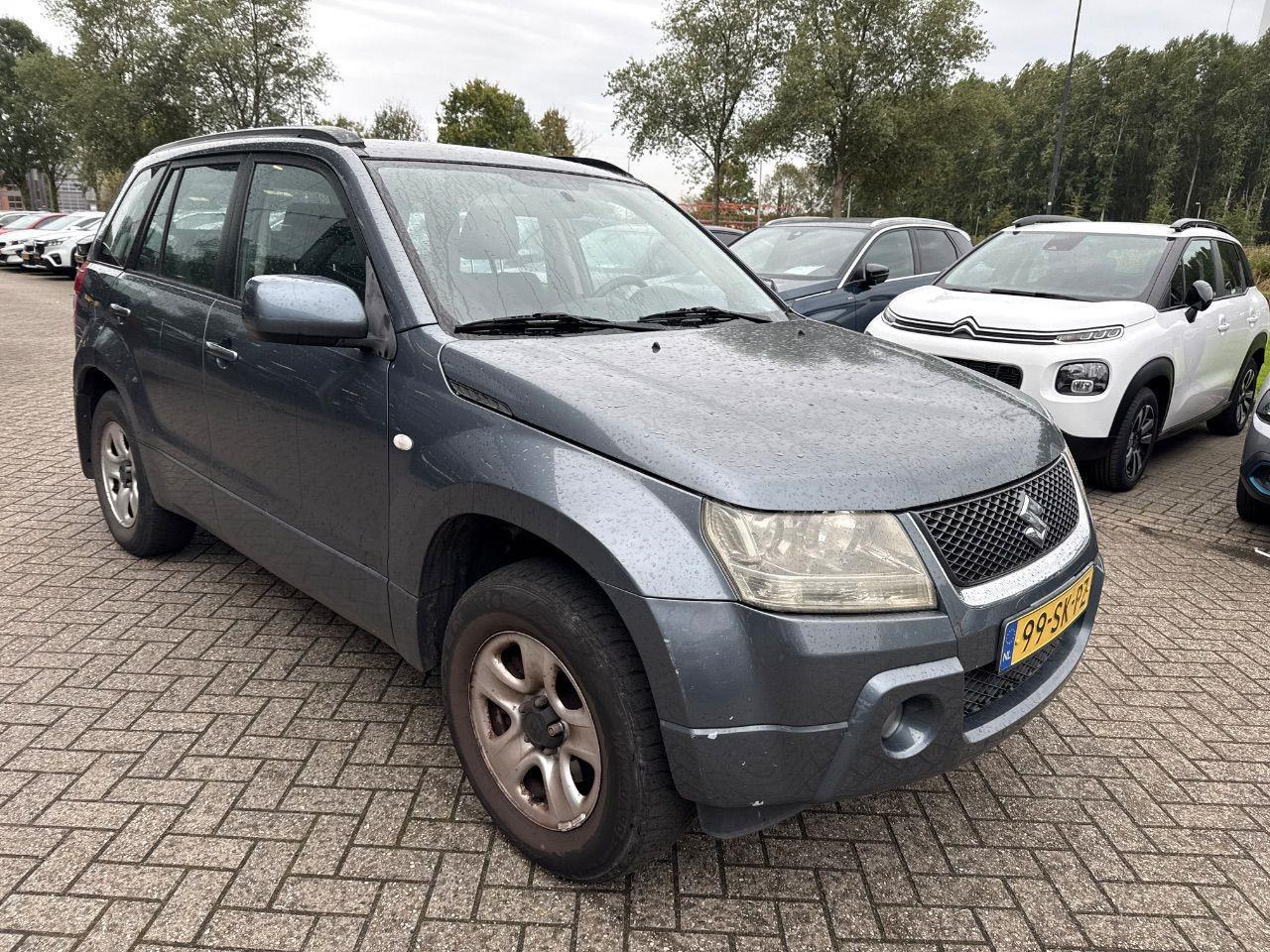 Suzuki Grand Vitara 2.0 - 16V JLX | 2006 | 212.917 km | 99SKPZ | NAP: Logisch - SUV/ Todoterreno: foto 2 Suzuki Grand Vitara 2.0 - 16V JLX | 2006 | 212.917 km | 99SKPZ | NAP: Logisch - SUV/ Todoterreno: foto 2