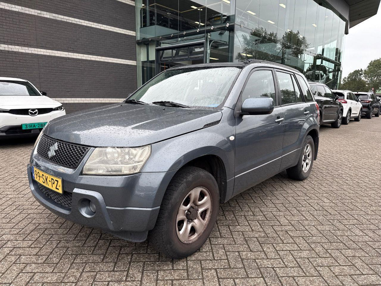 Suzuki Grand Vitara 2.0 - 16V JLX | 2006 | 212.917 km | 99SKPZ | NAP: Logisch - SUV/ Todoterreno: foto 1 Suzuki Grand Vitara 2.0 - 16V JLX | 2006 | 212.917 km | 99SKPZ | NAP: Logisch - SUV/ Todoterreno: foto 1