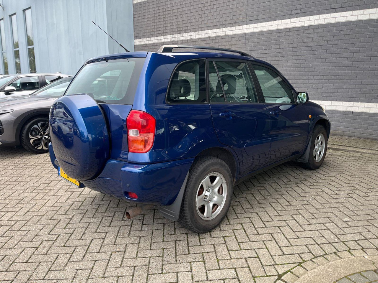 Toyota RAV4 1.8 - 16V VVT - i Luna | 2003 | 130.936 km | PF874X | NAP: Geen oordeel - SUV/ Todoterreno: foto 4 Toyota RAV4 1.8 - 16V VVT - i Luna | 2003 | 130.936 km | PF874X | NAP: Geen oordeel - SUV/ Todoterreno: foto 4
