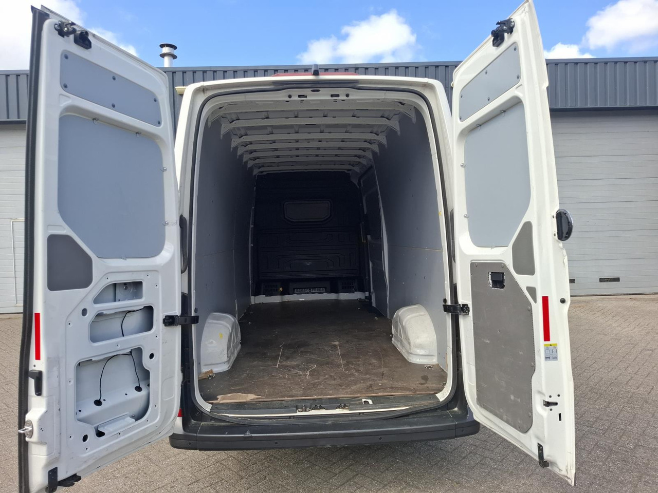 Volkswagen Crafter 35 2.0 TDI L4H3 | 2022 | 135.282 km | VPR-84-T - Furgón: foto 4 Volkswagen Crafter 35 2.0 TDI L4H3 | 2022 | 135.282 km | VPR-84-T - Furgón: foto 4
