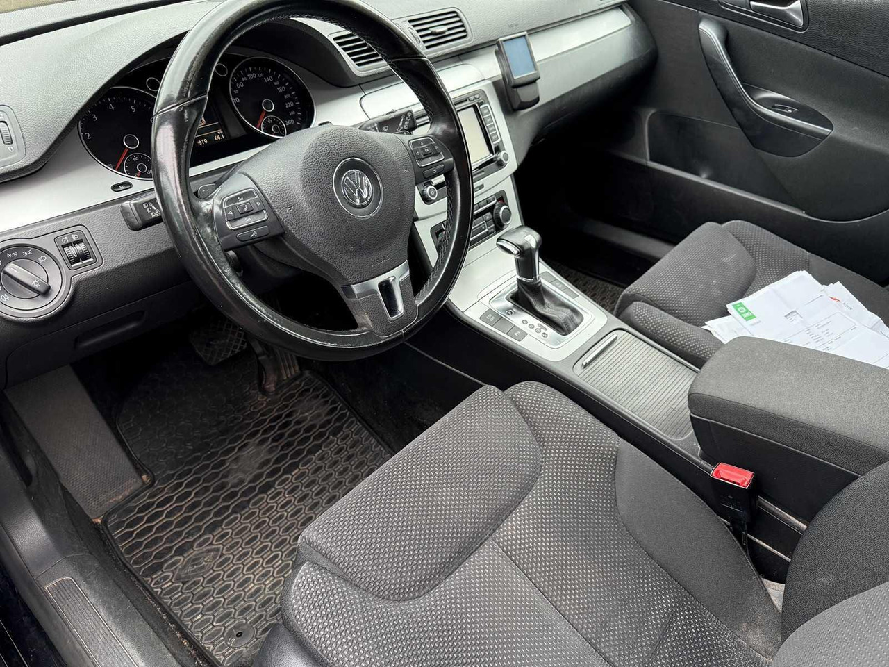 Volkswagen | Passat Variant | 1.4 TSI Comfortline BlueMotion | 2010 | 220.978 km | 44KPL3 | Automaat | Logisch - Coche: foto 5 Volkswagen | Passat Variant | 1.4 TSI Comfortline BlueMotion | 2010 | 220.978 km | 44KPL3 | Automaat | Logisch - Coche: foto 5