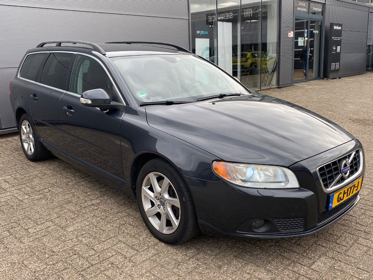 Volvo V70 2.0 D3 Summum | 2011 | 382.199 km | Automaat | GJ177J | NAP: Geen oordeel - Coche: foto 2 Volvo V70 2.0 D3 Summum | 2011 | 382.199 km | Automaat | GJ177J | NAP: Geen oordeel - Coche: foto 2