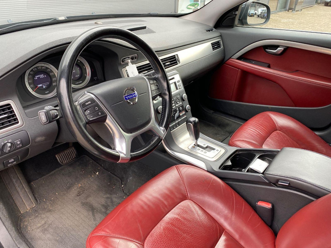 Volvo V70 2.0 D3 Summum | 2011 | 382.199 km | Automaat | GJ177J | NAP: Geen oordeel - Coche: foto 5 Volvo V70 2.0 D3 Summum | 2011 | 382.199 km | Automaat | GJ177J | NAP: Geen oordeel - Coche: foto 5