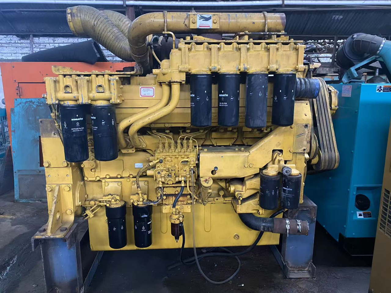 KOMATSU SAA12V140E - Motor para Equipo de climatización industrial: foto 4 KOMATSU SAA12V140E - Motor para Equipo de climatización industrial: foto 4