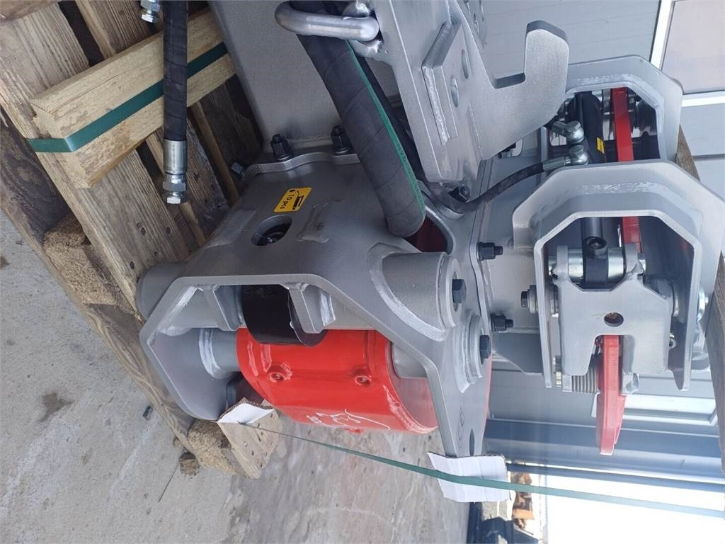 Bison 300pro Energiapuukoura - Pinza de manipulación para Maquinaria de construcción: foto 4 Bison 300pro Energiapuukoura - Pinza de manipulación para Maquinaria de construcción: foto 4
