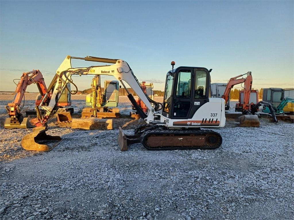 Bobcat 337D Kallistuvalla liittimellä - Miniexcavadora: foto 2 Bobcat 337D Kallistuvalla liittimellä - Miniexcavadora: foto 2