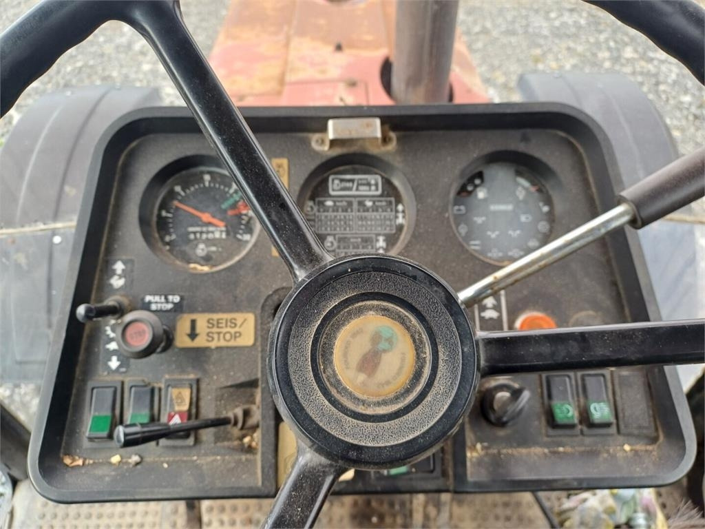 Tractor Case IH 685XL Hyvät renkaat.: foto 14