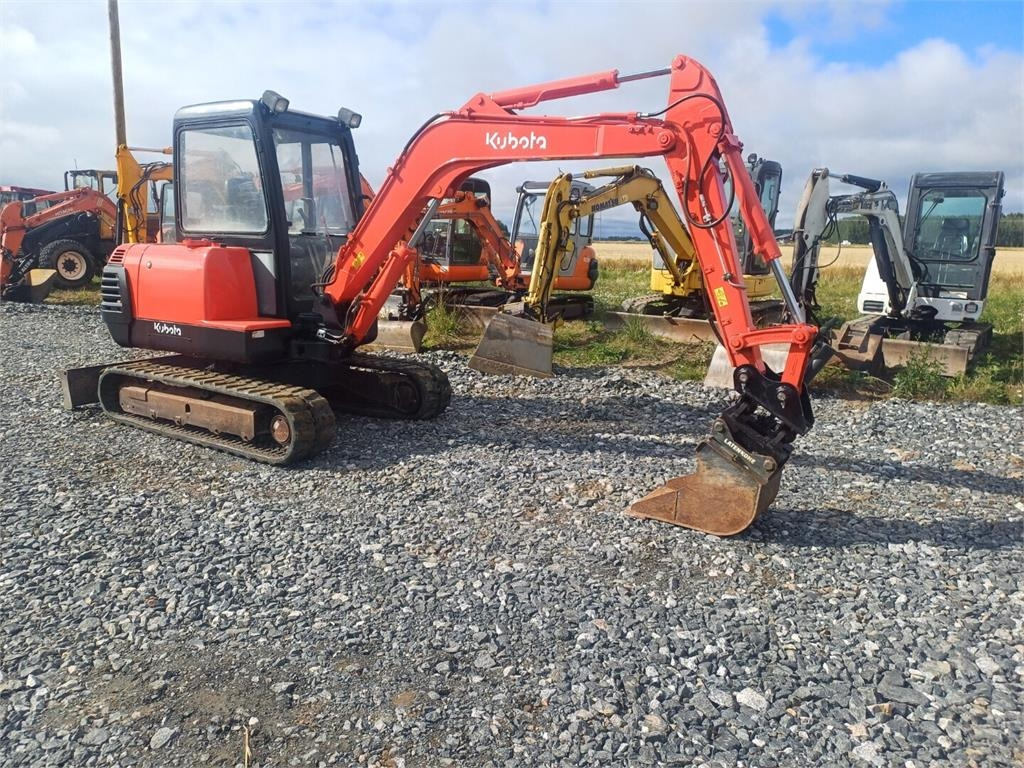 Kubota Kx121-2 Kallistuvalla s40 liittimellä - Miniexcavadora: foto 4 Kubota Kx121-2 Kallistuvalla s40 liittimellä - Miniexcavadora: foto 4