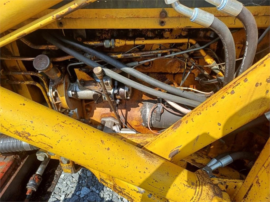 Retroexcavadora Massey Ferguson 50B traktorikaivuri: foto 10 Retroexcavadora Massey Ferguson 50B traktorikaivuri: foto 10