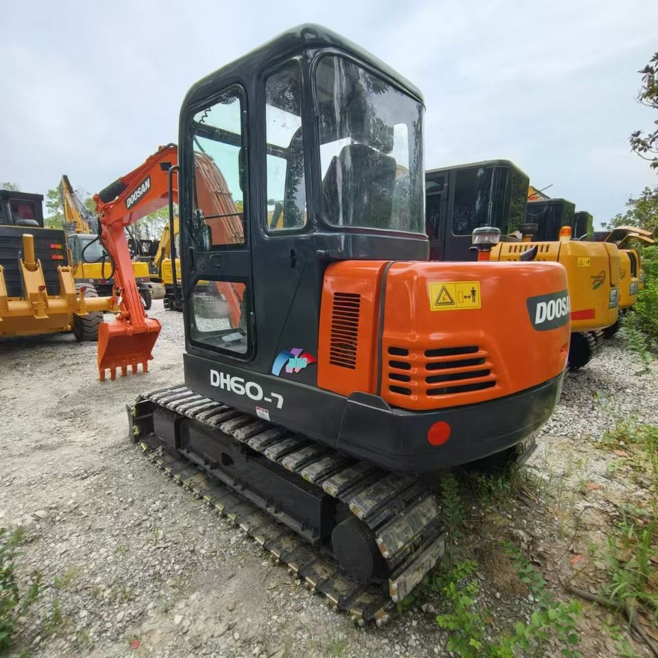 DOOSAN DH60 - Excavadora de cadenas: foto 2 DOOSAN DH60 - Excavadora de cadenas: foto 2