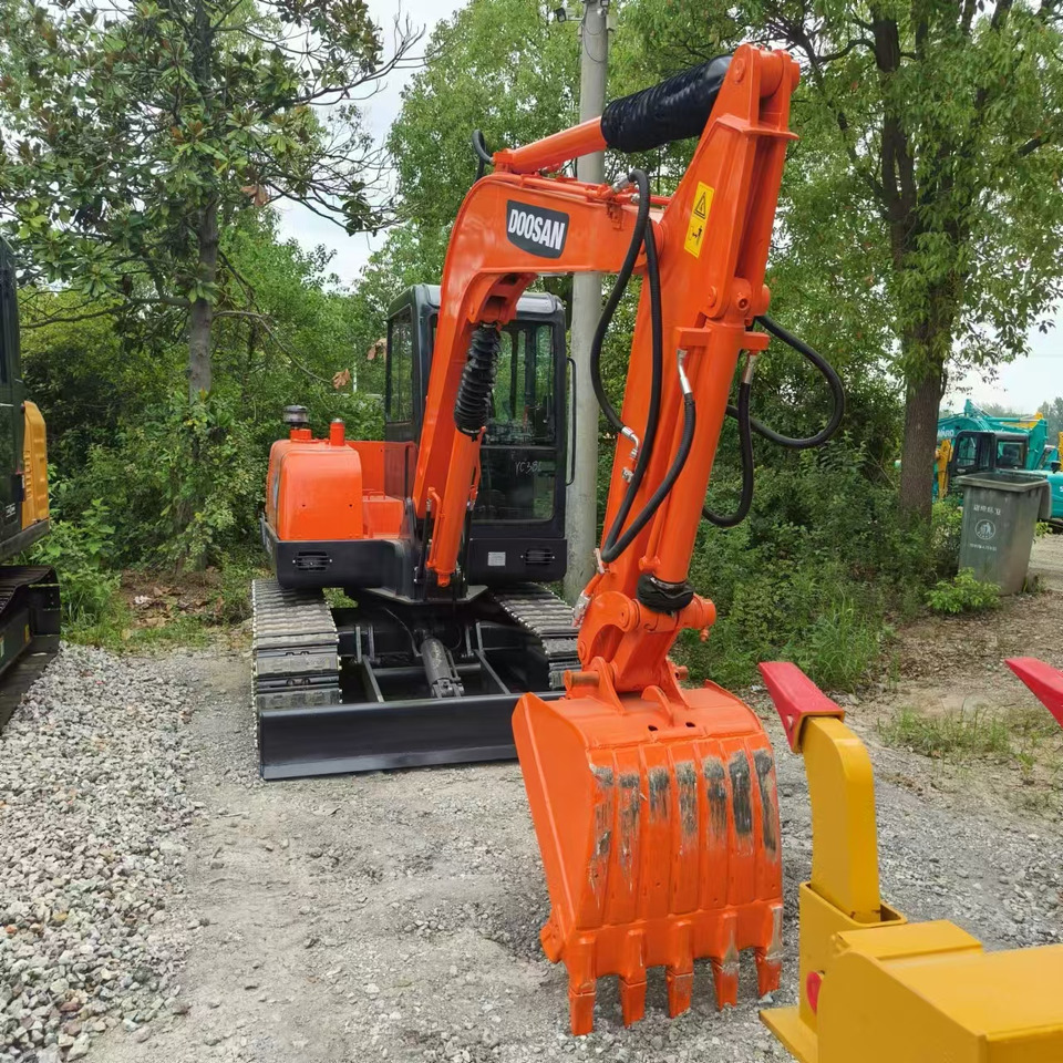 DOOSAN DH60 - Excavadora de cadenas: foto 3 DOOSAN DH60 - Excavadora de cadenas: foto 3