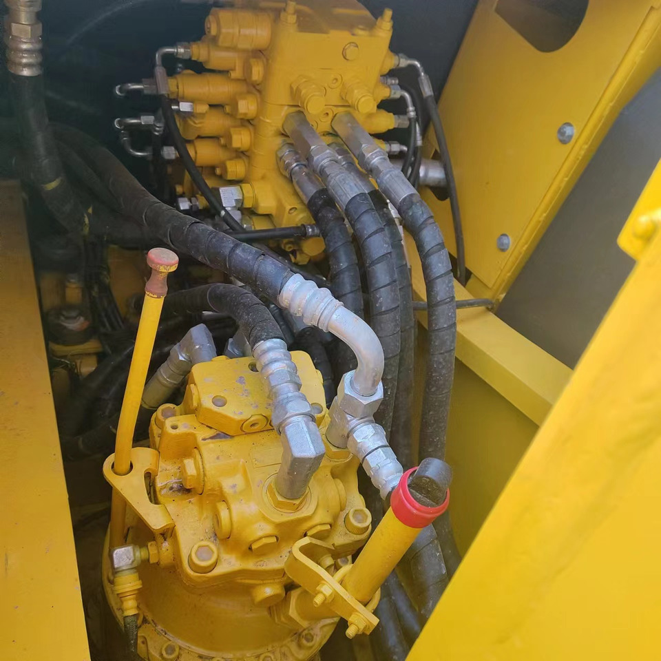 Excavadora de cadenas KOMATSU PC160: foto 15