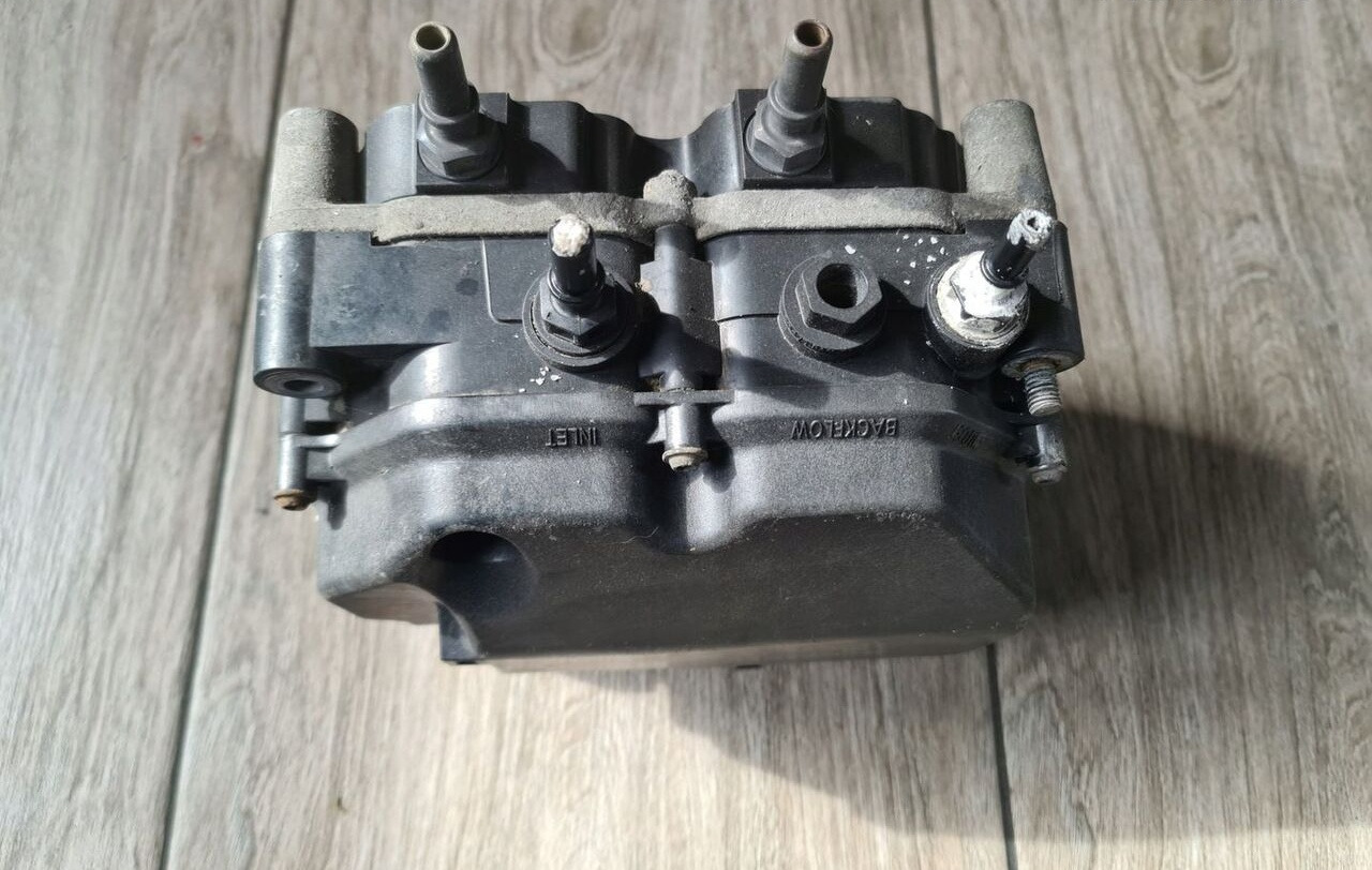 21574975 Volvo FH4 - Silenciador/ Sistema de escape para Camión: foto 1 21574975 Volvo FH4 - Silenciador/ Sistema de escape para Camión: foto 1