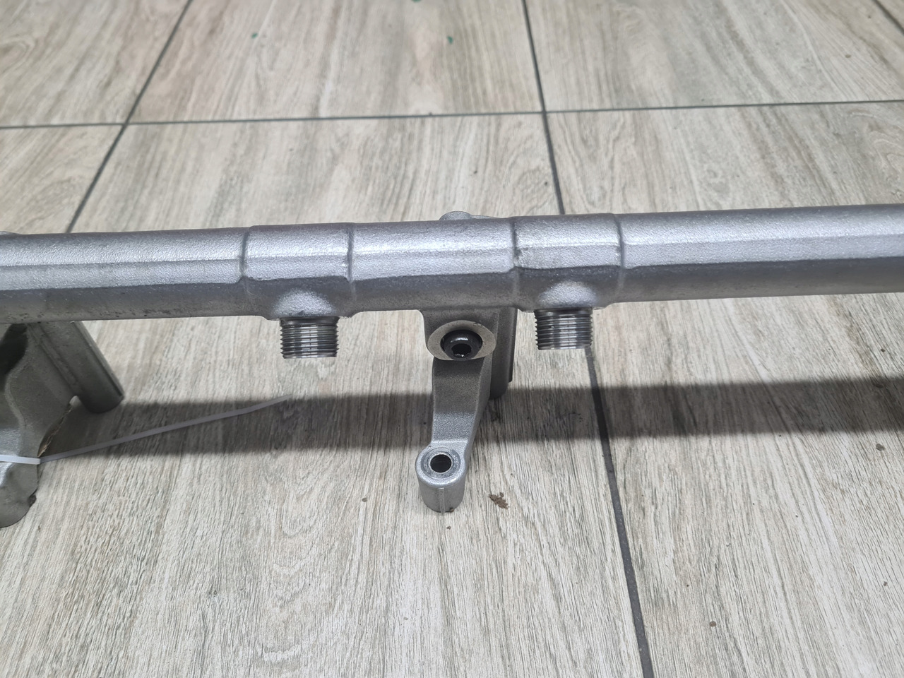 DELPHI LISTWA PALIWA PALIWOWA WTRYSKOWA VOLVO FH 16 D16K EURO 6 - Motor y piezas para Camión: foto 3 DELPHI LISTWA PALIWA PALIWOWA WTRYSKOWA VOLVO FH 16 D16K EURO 6 - Motor y piezas para Camión: foto 3