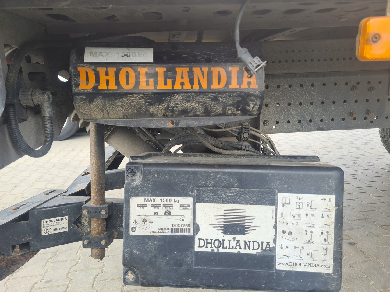 Dhollandia WINDA ZAŁADOWCZA DHOLLANDIA 1500KG - Bastidor/ Chasis para Camión: foto 5 Dhollandia WINDA ZAŁADOWCZA DHOLLANDIA 1500KG - Bastidor/ Chasis para Camión: foto 5