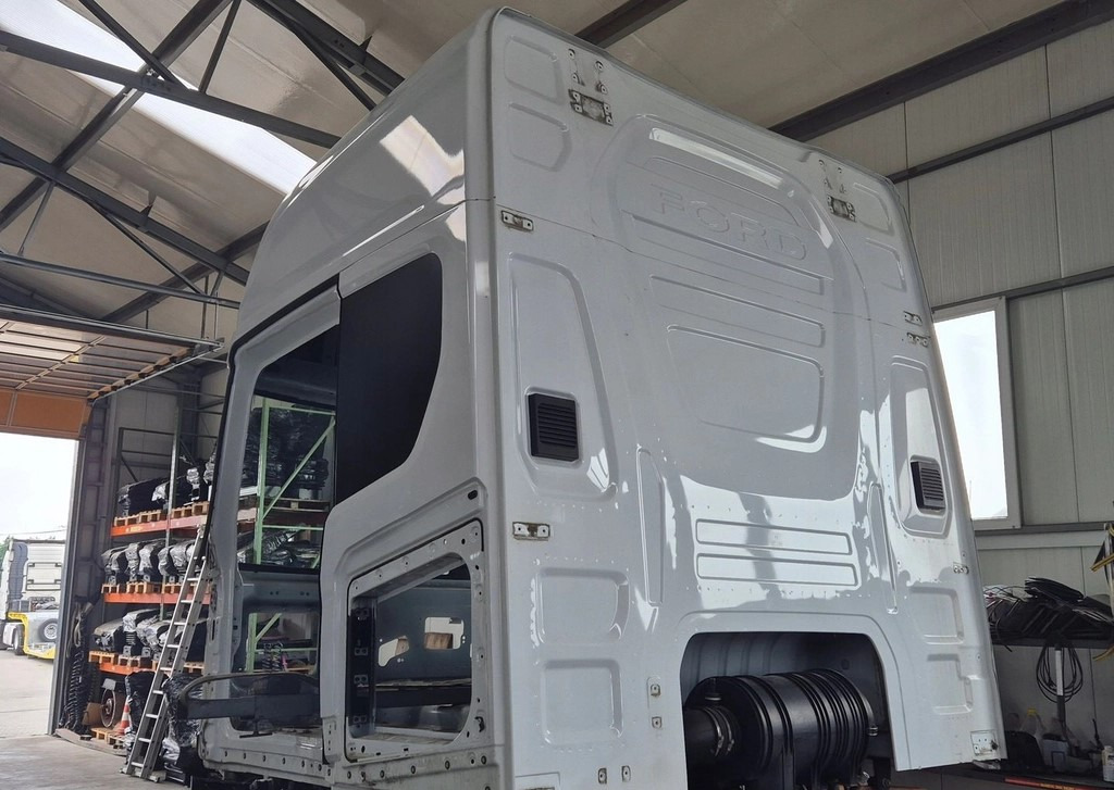 FORD GOŁA SZKIELET KABINY FORD F-MAX 500 TRUCKS EURO 6 - Cabina: foto 4 FORD GOŁA SZKIELET KABINY FORD F-MAX 500 TRUCKS EURO 6 - Cabina: foto 4