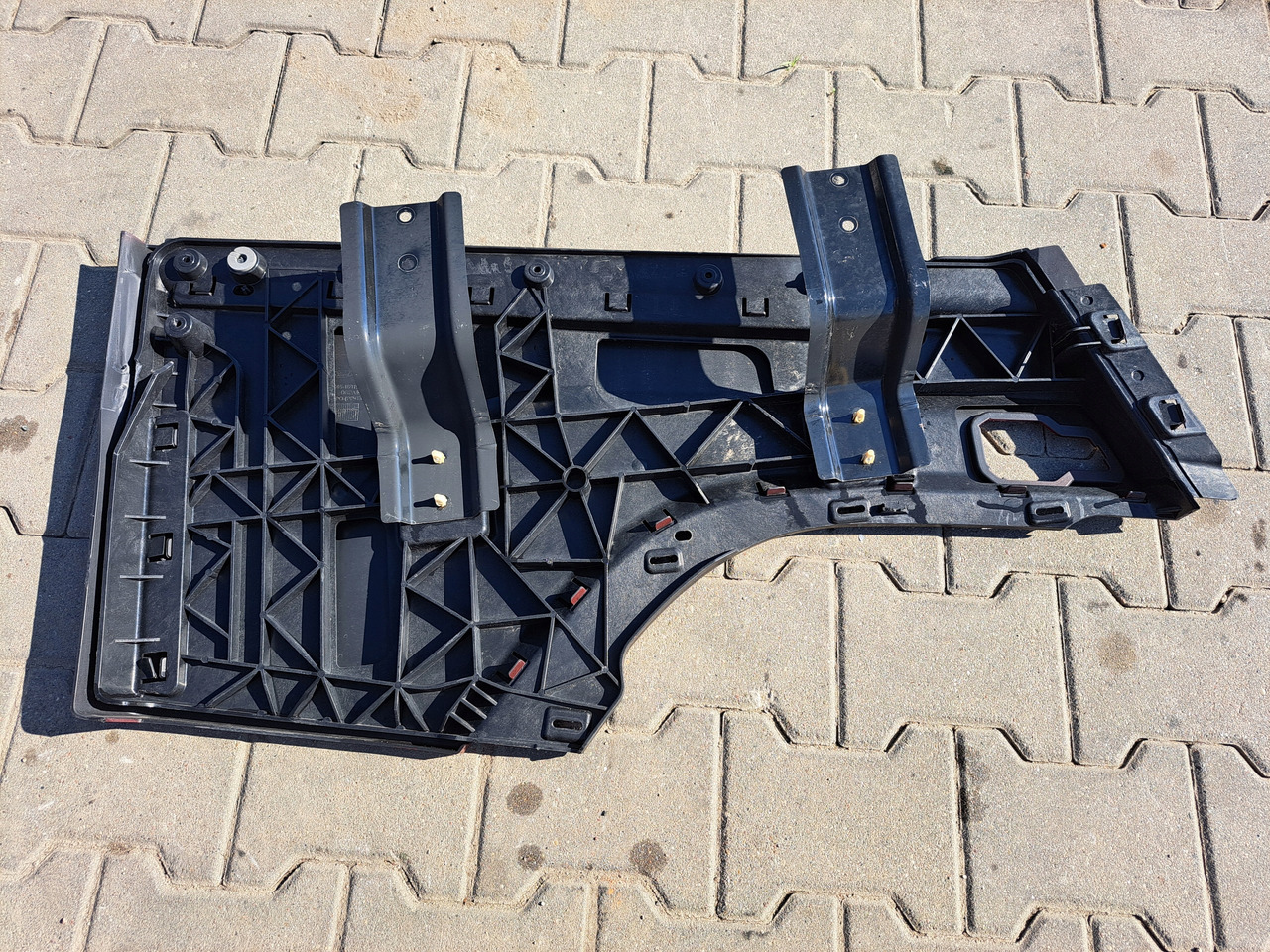 FORD PRZEDŁUŻENIE STOPNICY LEWE ORYGINAŁ FORD F-MAX EURO 6 - Carrocería y exterior para Camión: foto 5 FORD PRZEDŁUŻENIE STOPNICY LEWE ORYGINAŁ FORD F-MAX EURO 6 - Carrocería y exterior para Camión: foto 5