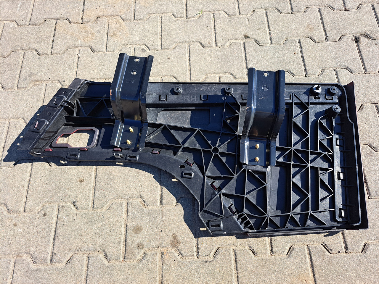 FORD PRZEDŁUŻENIE STOPNICY PRAWE ORYGINAŁ FORD F-MAX EURO 6 - Carrocería y exterior para Camión: foto 4 FORD PRZEDŁUŻENIE STOPNICY PRAWE ORYGINAŁ FORD F-MAX EURO 6 - Carrocería y exterior para Camión: foto 4