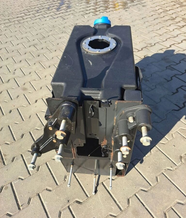 Ford F-MAX CARGO GC46-5J231-AG Ford F-MAX CARGO - Depósito de AdBlue para Camión: foto 2 Ford F-MAX CARGO GC46-5J231-AG Ford F-MAX CARGO - Depósito de AdBlue para Camión: foto 2