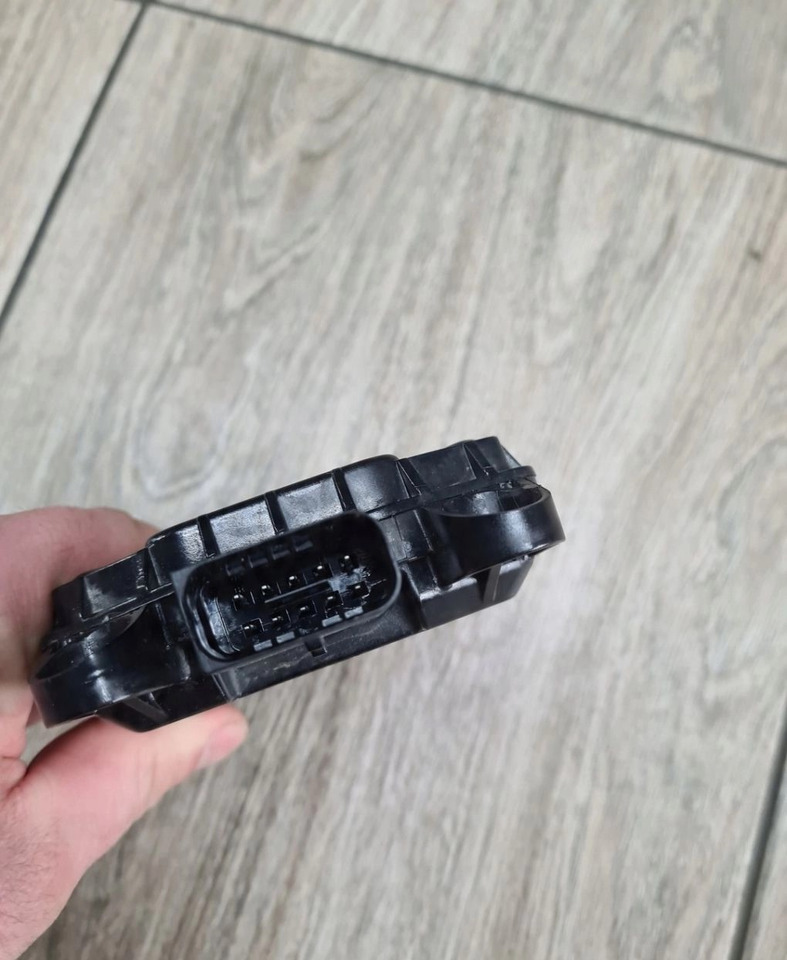 KNORR-BREMSE K096653H001 575127535 210101163 54087259C K155778 Z228902 Z246709 - Sensor: foto 4 KNORR-BREMSE K096653H001 575127535 210101163 54087259C K155778 Z228902 Z246709 - Sensor: foto 4