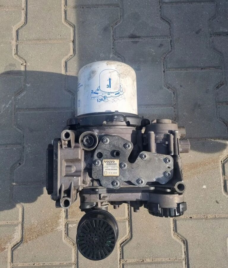 KNORR-BREMSE ZAWÓR OSUSZACZ POWIETRZA APM VOLVO FH 4 FM 4 FMX 4 EURO 6 - Piezas de freno para Camión: foto 2 KNORR-BREMSE ZAWÓR OSUSZACZ POWIETRZA APM VOLVO FH 4 FM 4 FMX 4 EURO 6 - Piezas de freno para Camión: foto 2