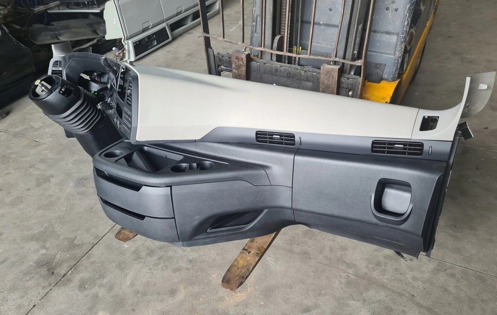 KONSOLA KOMPLETNA KOKPIT DESKA ROZDZIELCZA STELAŻ FORD F-MAX 500 TRUCKS - Salpicadero: foto 3 KONSOLA KOMPLETNA KOKPIT DESKA ROZDZIELCZA STELAŻ FORD F-MAX 500 TRUCKS - Salpicadero: foto 3