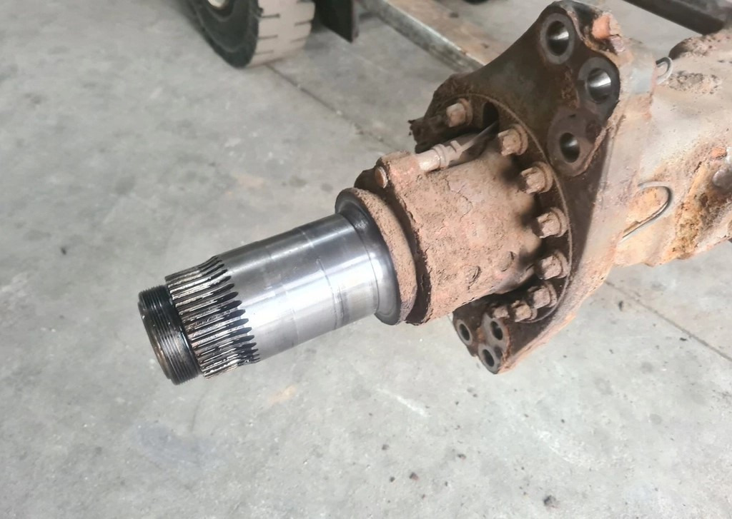 OBUDOWA MOSTU POCHWA NA ZWOLNICY VOLVO FH 4 FM 4 FH 5 FM 5 6x4 8x4 4x2 1048296 P03 - Caja de dirección: foto 2 OBUDOWA MOSTU POCHWA NA ZWOLNICY VOLVO FH 4 FM 4 FH 5 FM 5 6x4 8x4 4x2 1048296 P03 - Caja de dirección: foto 2