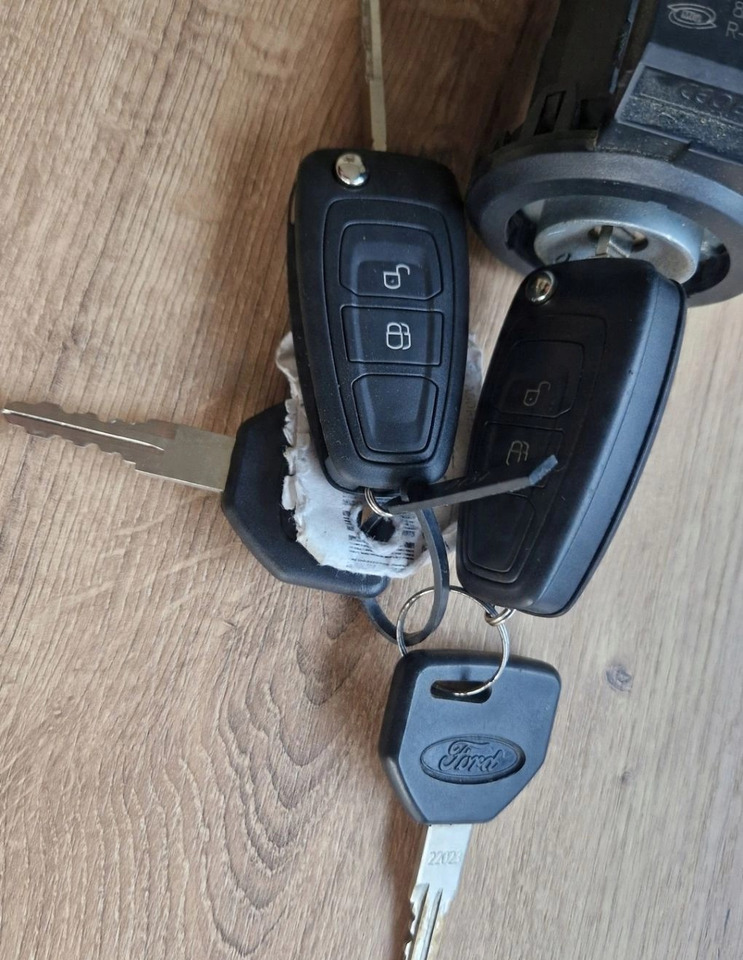 STACYJKA Z KLUCZYKAMI FORD F-MAX EURO 6 - Piezas de recambio: foto 3 STACYJKA Z KLUCZYKAMI FORD F-MAX EURO 6 - Piezas de recambio: foto 3