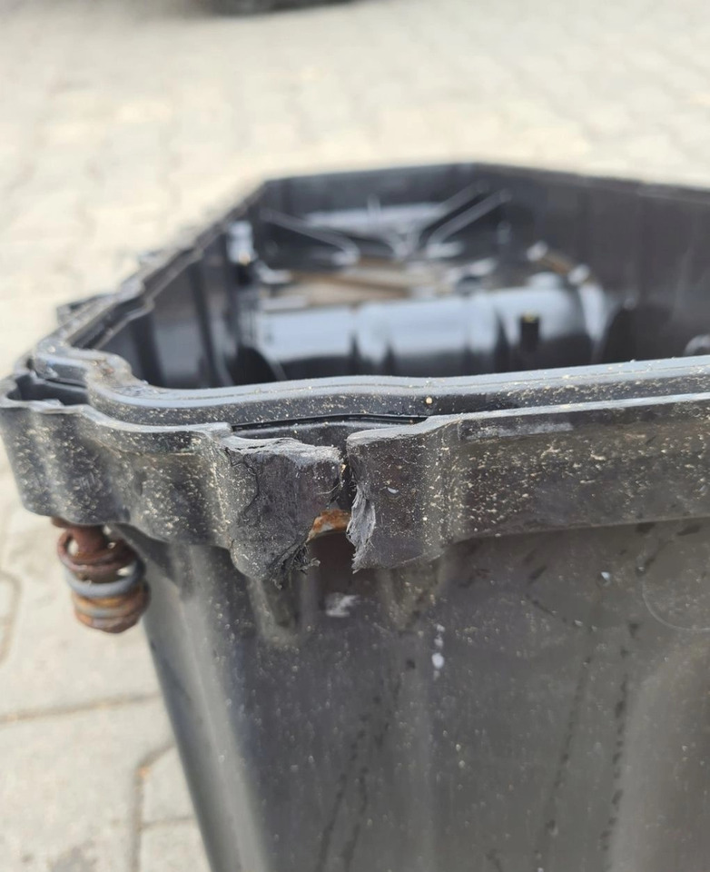 RENAULT MAGNUM DXI 13 20521170 - Cárter de aceite: foto 4 RENAULT MAGNUM DXI 13 20521170 - Cárter de aceite: foto 4