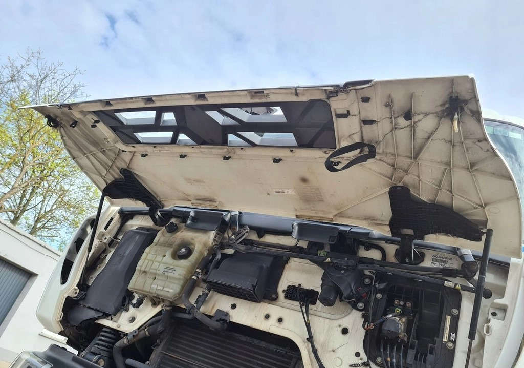 RENAULT MASKA ATRAPA PRZÓD KABINY ORYGINAŁ RENAULT GAMA D WIDE EURO 6 SZEROKA 2M - Capota para Camión: foto 5 RENAULT MASKA ATRAPA PRZÓD KABINY ORYGINAŁ RENAULT GAMA D WIDE EURO 6 SZEROKA 2M - Capota para Camión: foto 5