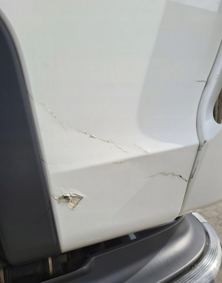 RENAULT MASKA ATRAPA PRZÓD KABINY ORYGINAŁ RENAULT GAMA D WIDE EURO 6 SZEROKA 2M - Capota para Camión: foto 3 RENAULT MASKA ATRAPA PRZÓD KABINY ORYGINAŁ RENAULT GAMA D WIDE EURO 6 SZEROKA 2M - Capota para Camión: foto 3