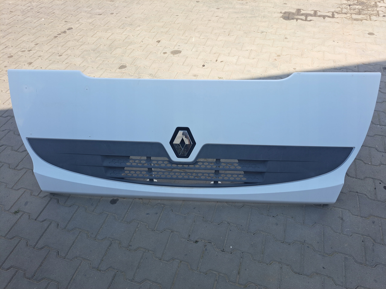 RENAULT MASKA ATRAPA RENAULT PREMIUM LANDER KERAX DXI ORYGINAŁ - Capota para Camión: foto 1 RENAULT MASKA ATRAPA RENAULT PREMIUM LANDER KERAX DXI ORYGINAŁ - Capota para Camión: foto 1