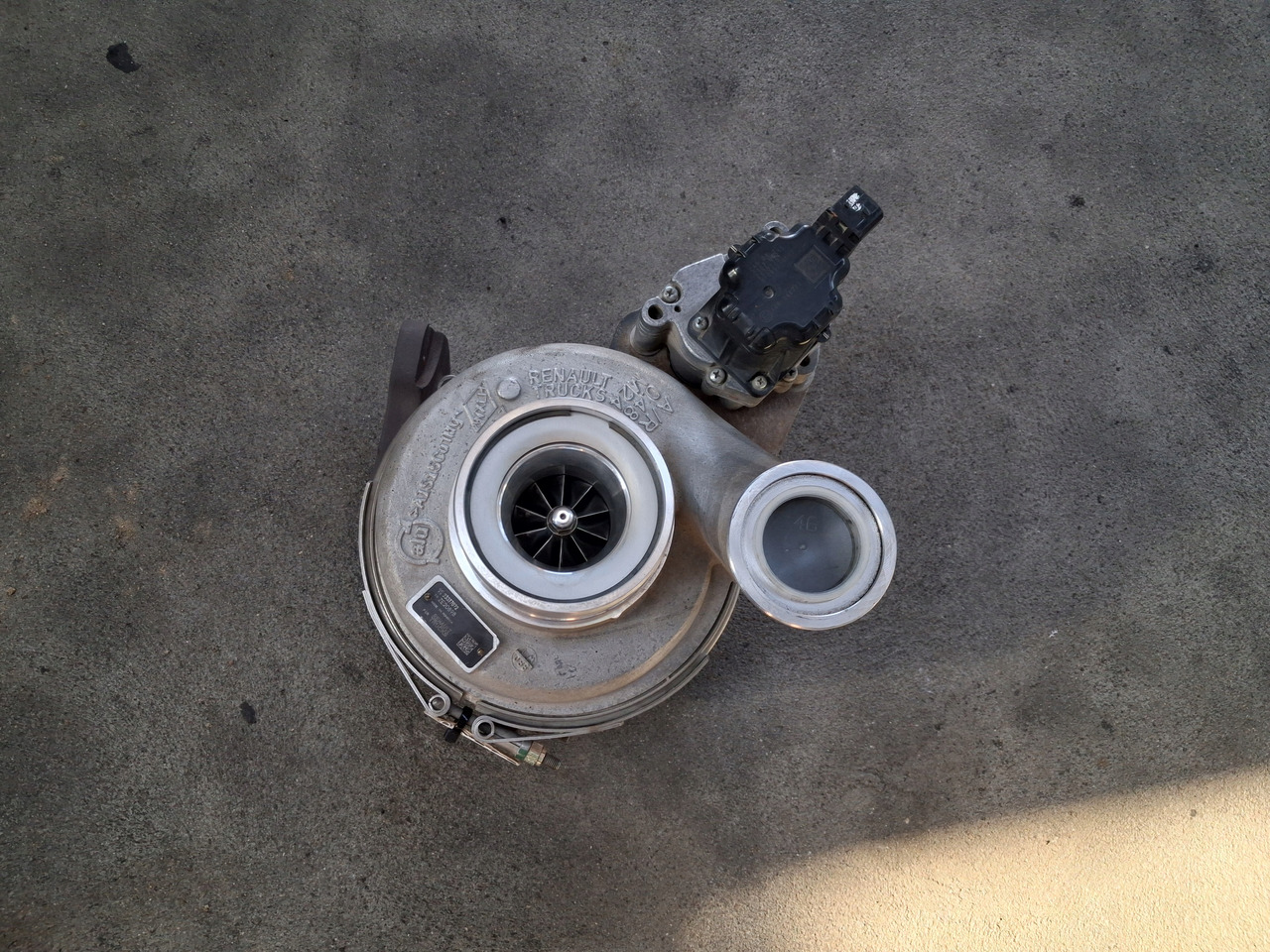 RENAULT TURBOSPRĘŻARKA RENAULT GAMA D DTI 8 VOLVO FL FE D8K EURO 6 - Turbocompresor: foto 5 RENAULT TURBOSPRĘŻARKA RENAULT GAMA D DTI 8 VOLVO FL FE D8K EURO 6 - Turbocompresor: foto 5
