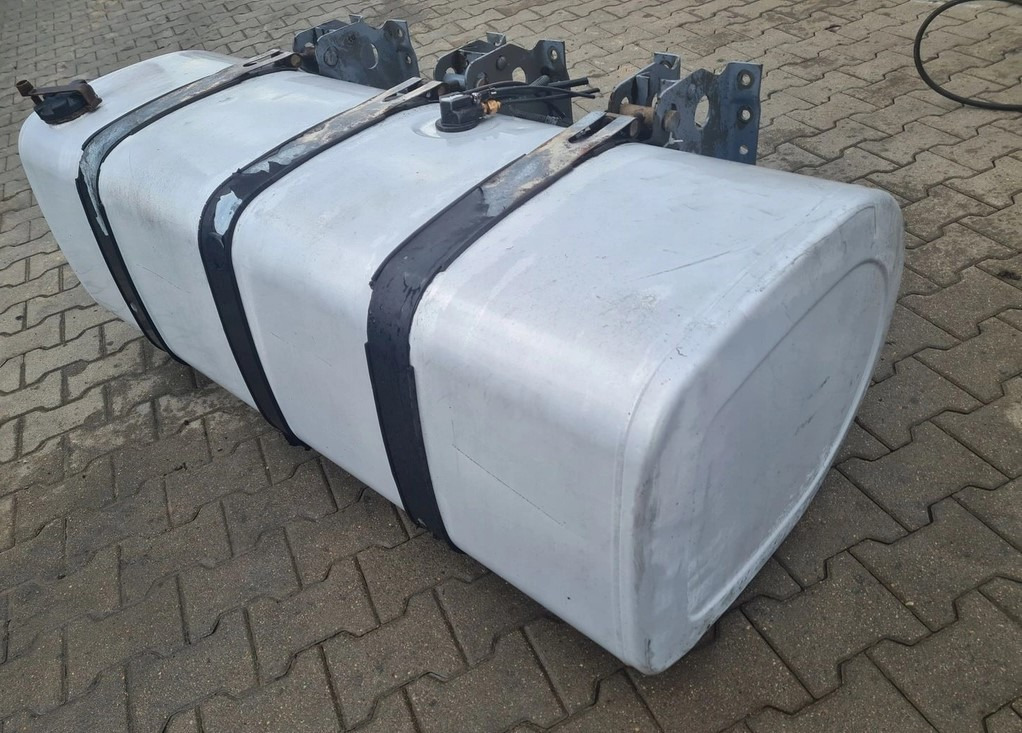 Renault 20429201 Gama T K C Volvo FH FM FL FE FMX LOW DECK - Depósito de combustible: foto 5 Renault 20429201 Gama T K C Volvo FH FM FL FE FMX LOW DECK - Depósito de combustible: foto 5