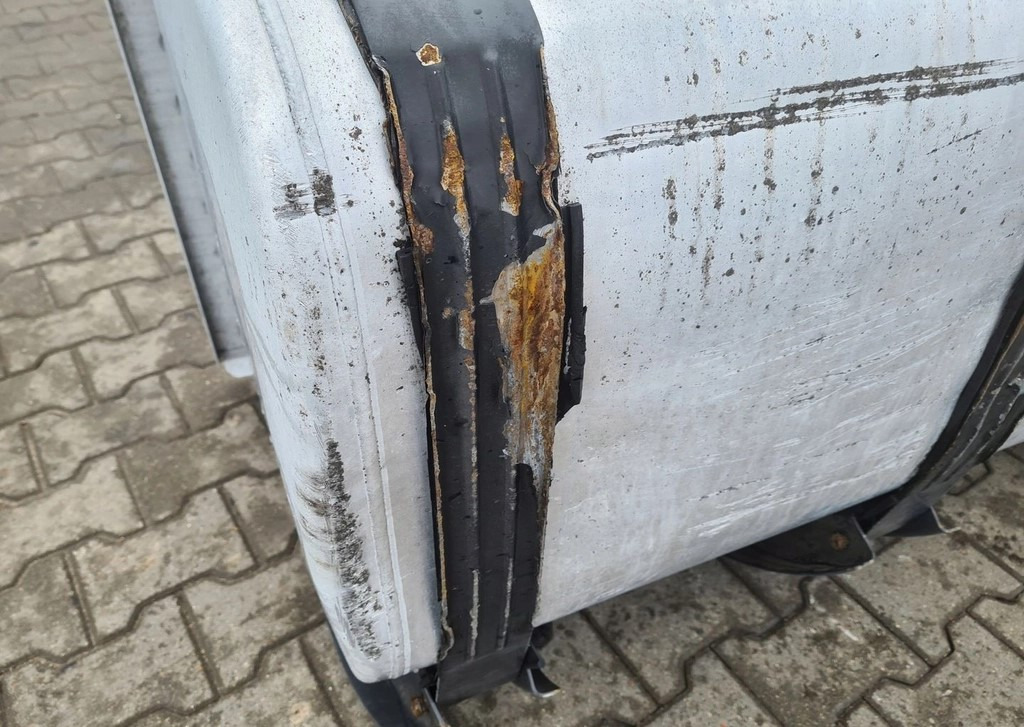 Renault 20873121 Premium Magnum DXI Gama T Volvo FH 13 790L - Depósito de combustible: foto 4 Renault 20873121 Premium Magnum DXI Gama T Volvo FH 13 790L - Depósito de combustible: foto 4