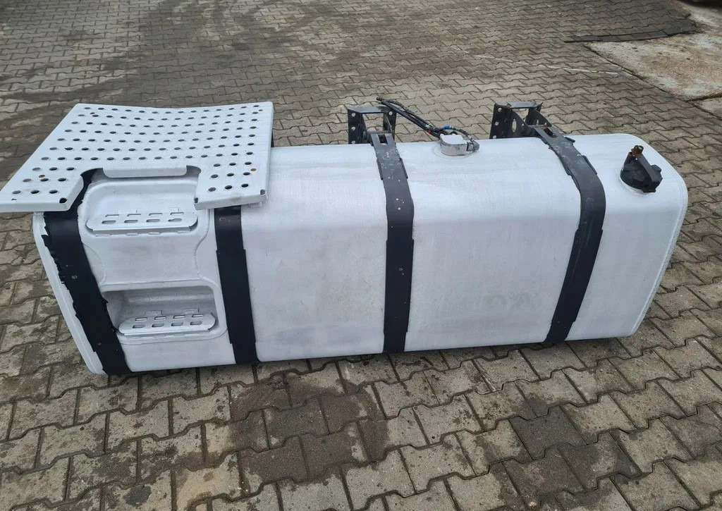 Renault 20873121 Premium Magnum DXI Gama T Volvo FH 13 790L - Depósito de combustible: foto 1 Renault 20873121 Premium Magnum DXI Gama T Volvo FH 13 790L - Depósito de combustible: foto 1