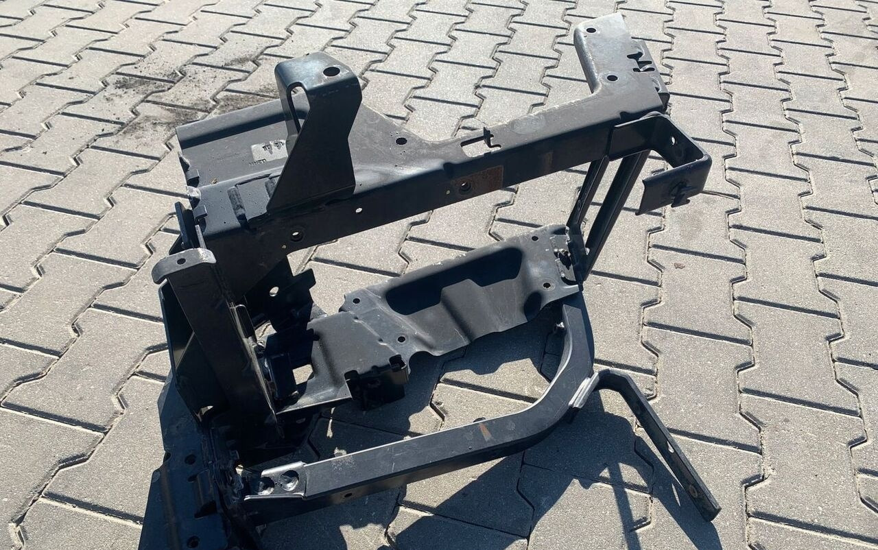 Renault STELAŻ STOPNICY STOPNIA PRAWY RENAULT GAMA T RANGE - Peldaño para Camión: foto 1 Renault STELAŻ STOPNICY STOPNIA PRAWY RENAULT GAMA T RANGE - Peldaño para Camión: foto 1