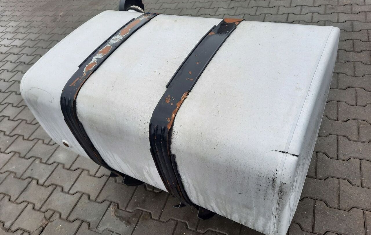 Renault ZBIORNIK PALIWA RENAULT DXI VOLVO FH FM 110X70X70 20503506 - Depósito de combustible para Camión: foto 4 Renault ZBIORNIK PALIWA RENAULT DXI VOLVO FH FM 110X70X70 20503506 - Depósito de combustible para Camión: foto 4