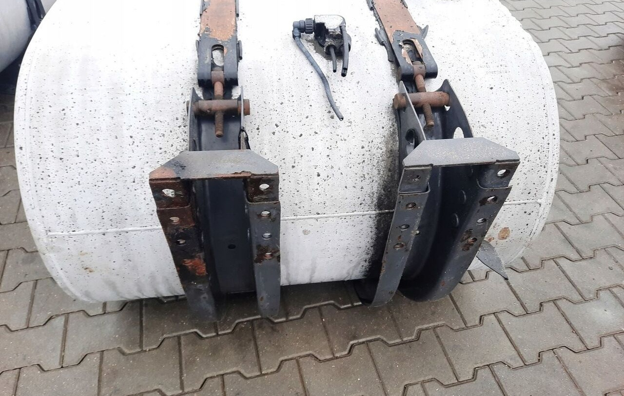 Renault ZBIORNIK PALIWA RENAULT DXI VOLVO FH FM 110X70X70 20503506 - Depósito de combustible para Camión: foto 2 Renault ZBIORNIK PALIWA RENAULT DXI VOLVO FH FM 110X70X70 20503506 - Depósito de combustible para Camión: foto 2