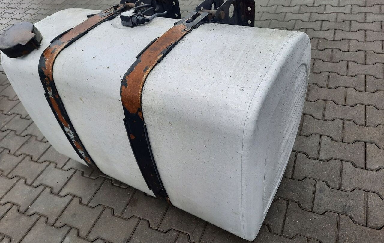 Renault ZBIORNIK PALIWA RENAULT DXI VOLVO FH FM 110X70X70 20503506 - Depósito de combustible para Camión: foto 5 Renault ZBIORNIK PALIWA RENAULT DXI VOLVO FH FM 110X70X70 20503506 - Depósito de combustible para Camión: foto 5