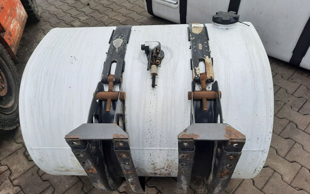 Renault ZBIORNIK PALIWA RENAULT GAMA RANGE T 100/70/70 20503505 - Depósito de combustible para Camión: foto 4 Renault ZBIORNIK PALIWA RENAULT GAMA RANGE T 100/70/70 20503505 - Depósito de combustible para Camión: foto 4