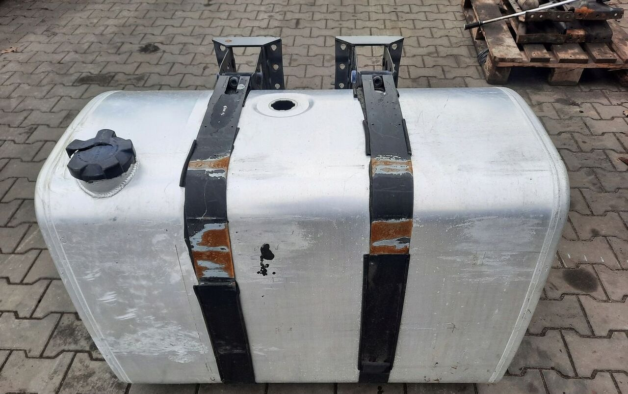 Renault ZBIORNIK PALIWA VOLVO FH4 FM4 FMX 100/70/70 21655306 - Depósito de combustible para Camión: foto 2 Renault ZBIORNIK PALIWA VOLVO FH4 FM4 FMX 100/70/70 21655306 - Depósito de combustible para Camión: foto 2