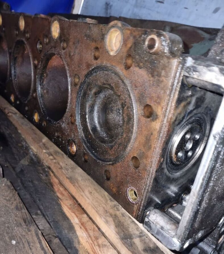 VOLVO BLOK SILNIKA SŁUPEK TŁOKI WAŁ VOLVO FH FM 12 D12A 93-01 - Bloque de cilindros para Camión: foto 2 VOLVO BLOK SILNIKA SŁUPEK TŁOKI WAŁ VOLVO FH FM 12 D12A 93-01 - Bloque de cilindros para Camión: foto 2