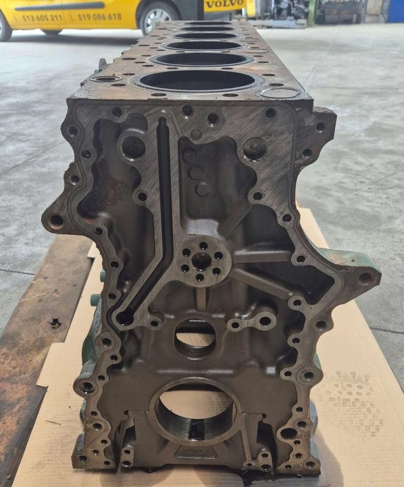 VOLVO BLOK SILNIKA VOLVO FH 4 FH 5 D13K K5 - Bloque de cilindros: foto 4 VOLVO BLOK SILNIKA VOLVO FH 4 FH 5 D13K K5 - Bloque de cilindros: foto 4