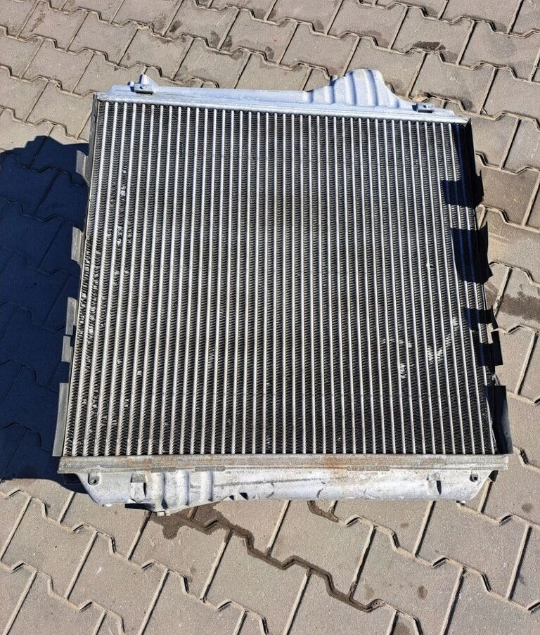 VOLVO CHŁODNICA POWIETRZA INTERCOOLER VOLVO FH 4 FH 5 RENAULT GAMA T RANGE DTI 13 - Intercooler para Camión: foto 3 VOLVO CHŁODNICA POWIETRZA INTERCOOLER VOLVO FH 4 FH 5 RENAULT GAMA T RANGE DTI 13 - Intercooler para Camión: foto 3