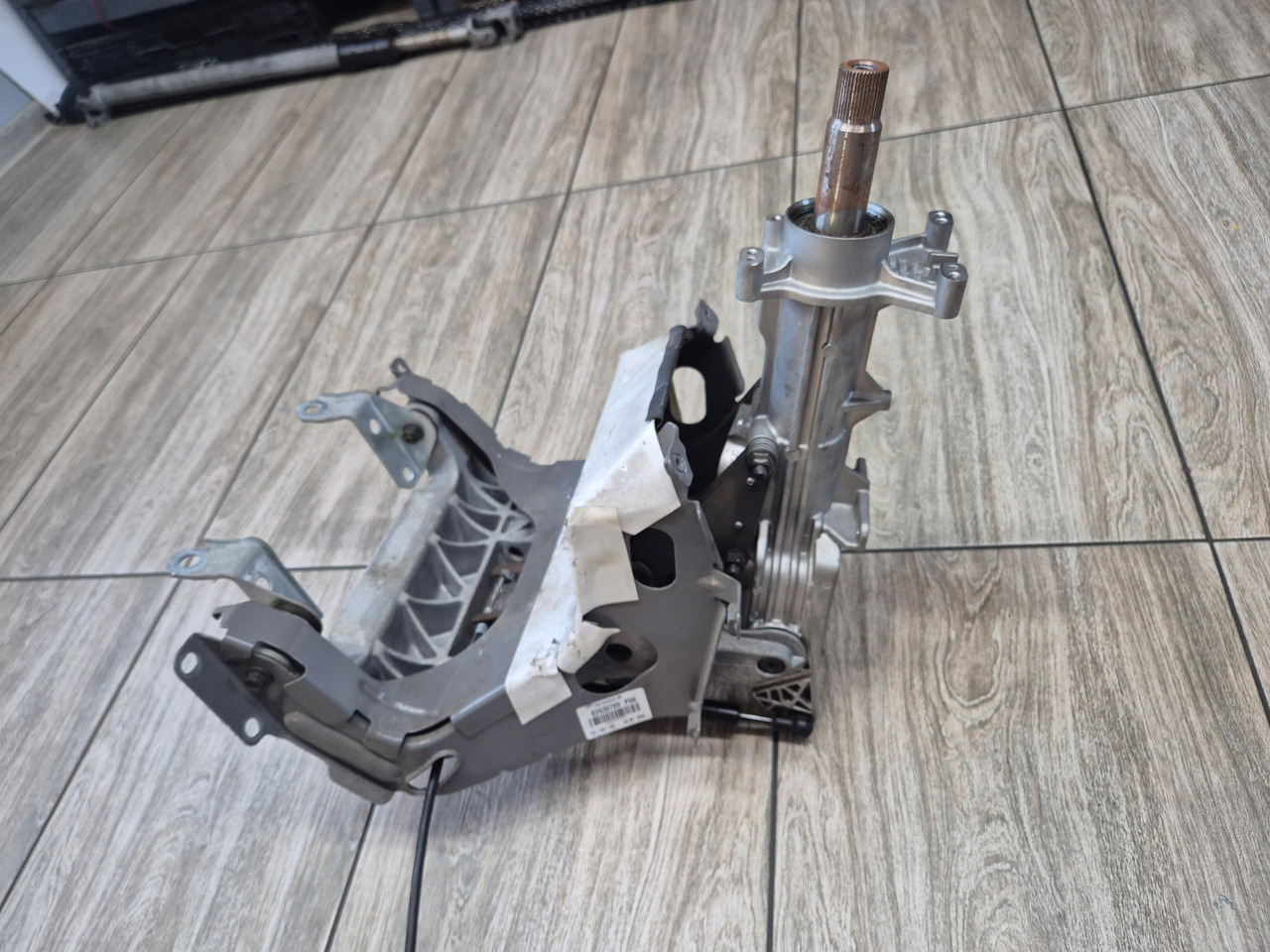 VOLVO MECHANIZM REGULACJI KIEROWNICY KOLUMNA VOLVO FH 4 FH 5 - Cabina e interior para Camión: foto 1 VOLVO MECHANIZM REGULACJI KIEROWNICY KOLUMNA VOLVO FH 4 FH 5 - Cabina e interior para Camión: foto 1